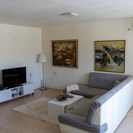 Apartment In City Center Of สโกเปีย ภายนอก รูปภาพ