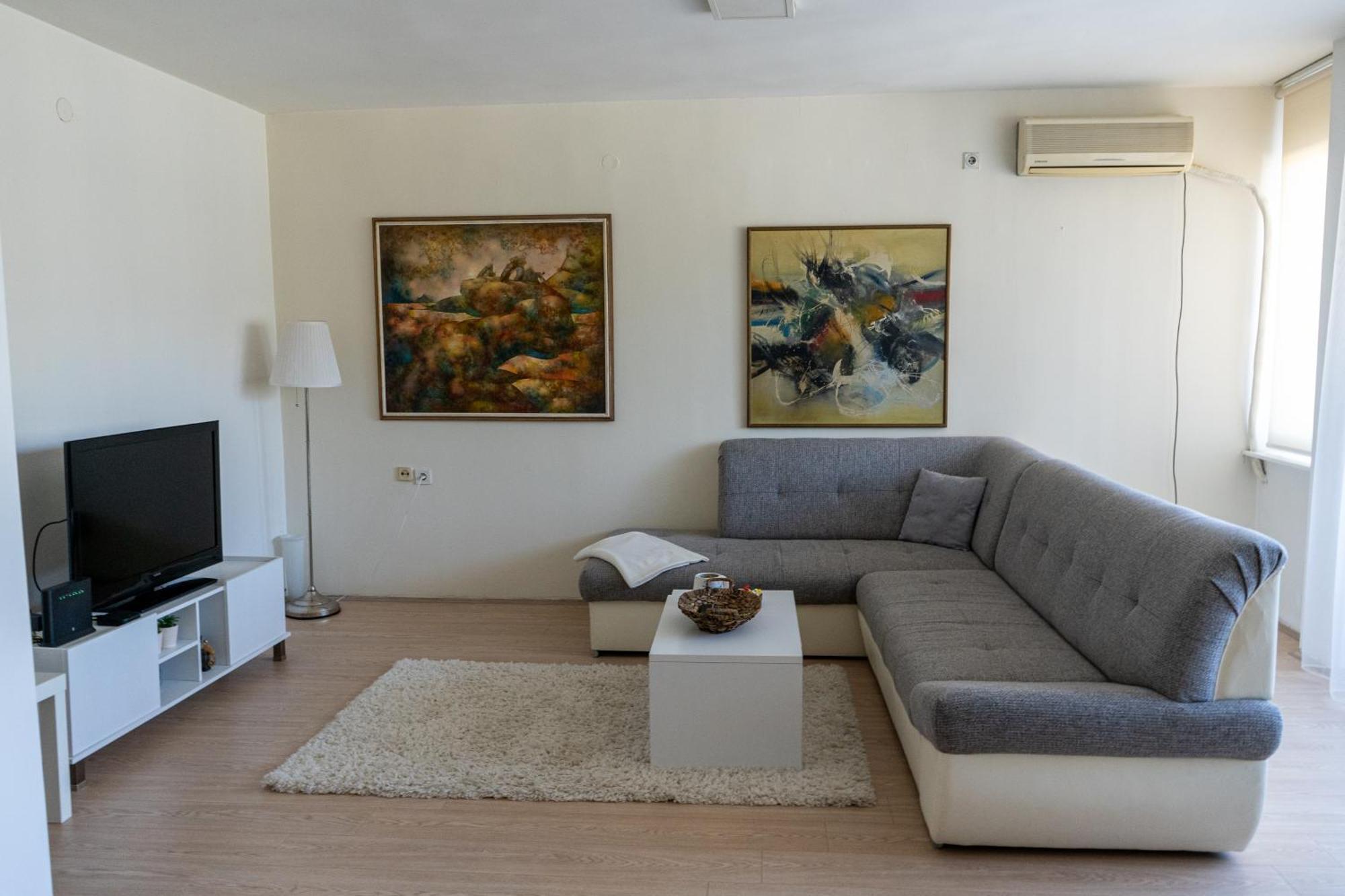 Apartment In City Center Of สโกเปีย ภายนอก รูปภาพ